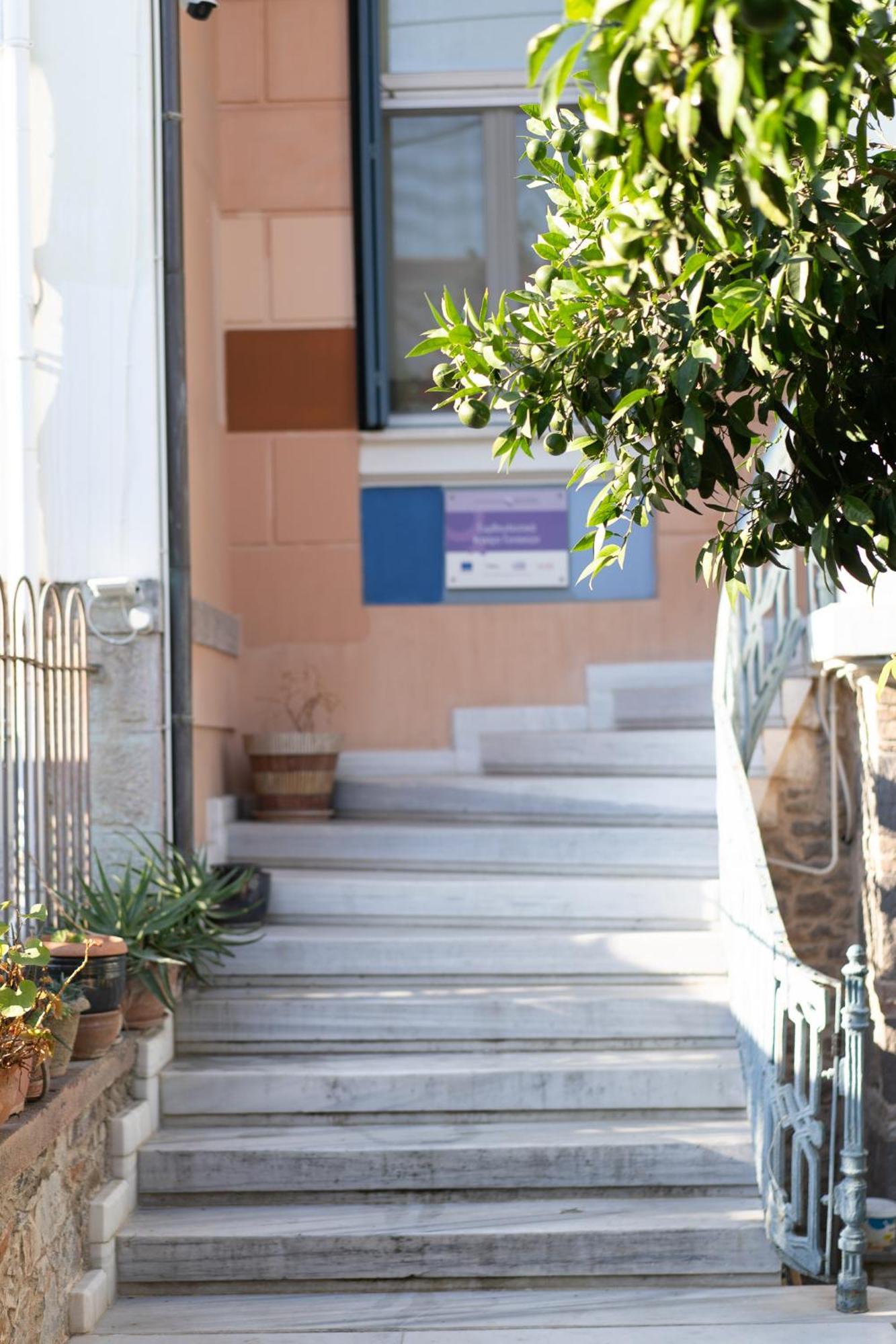 Neoclassical - Vournazon 17 Apartment *