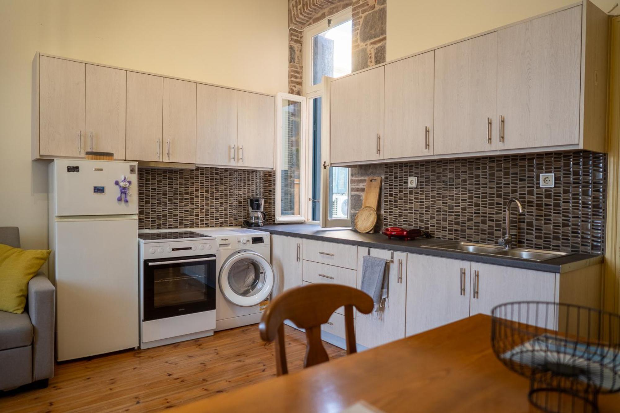 Apartment Neoclassical - Vournazon 17 *