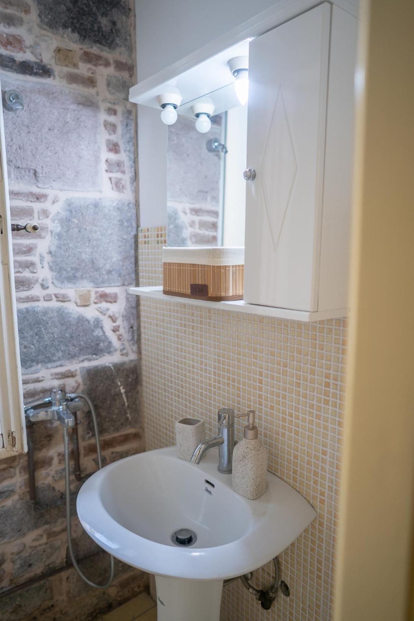 Apartment Neoclassical - Vournazon 17 Mytilene