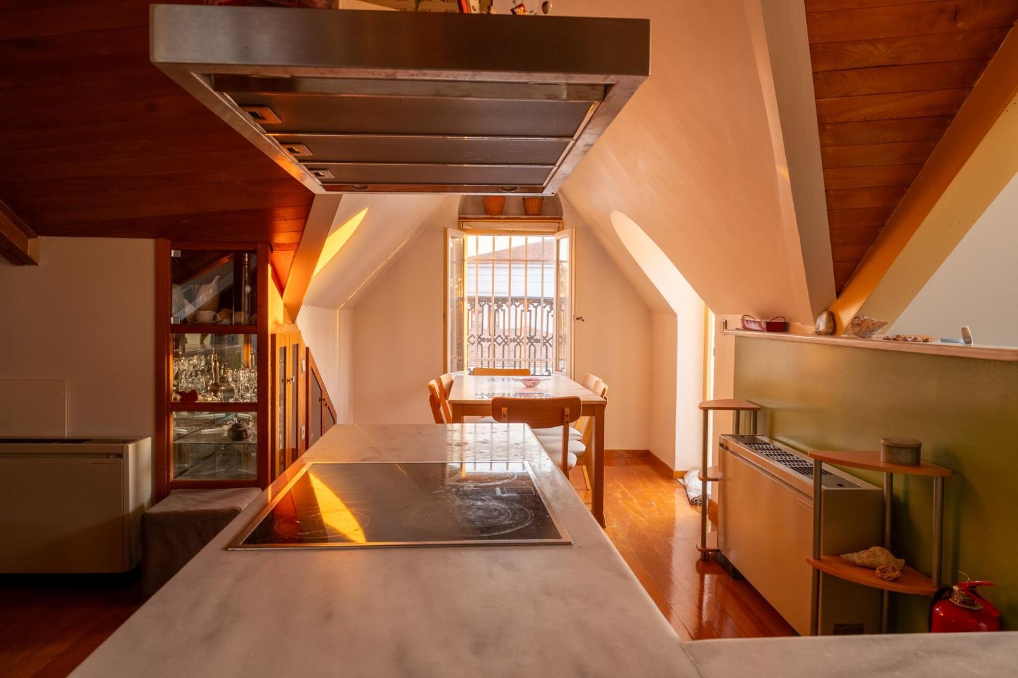 Neoclassical - Vournazon 17 Apartment