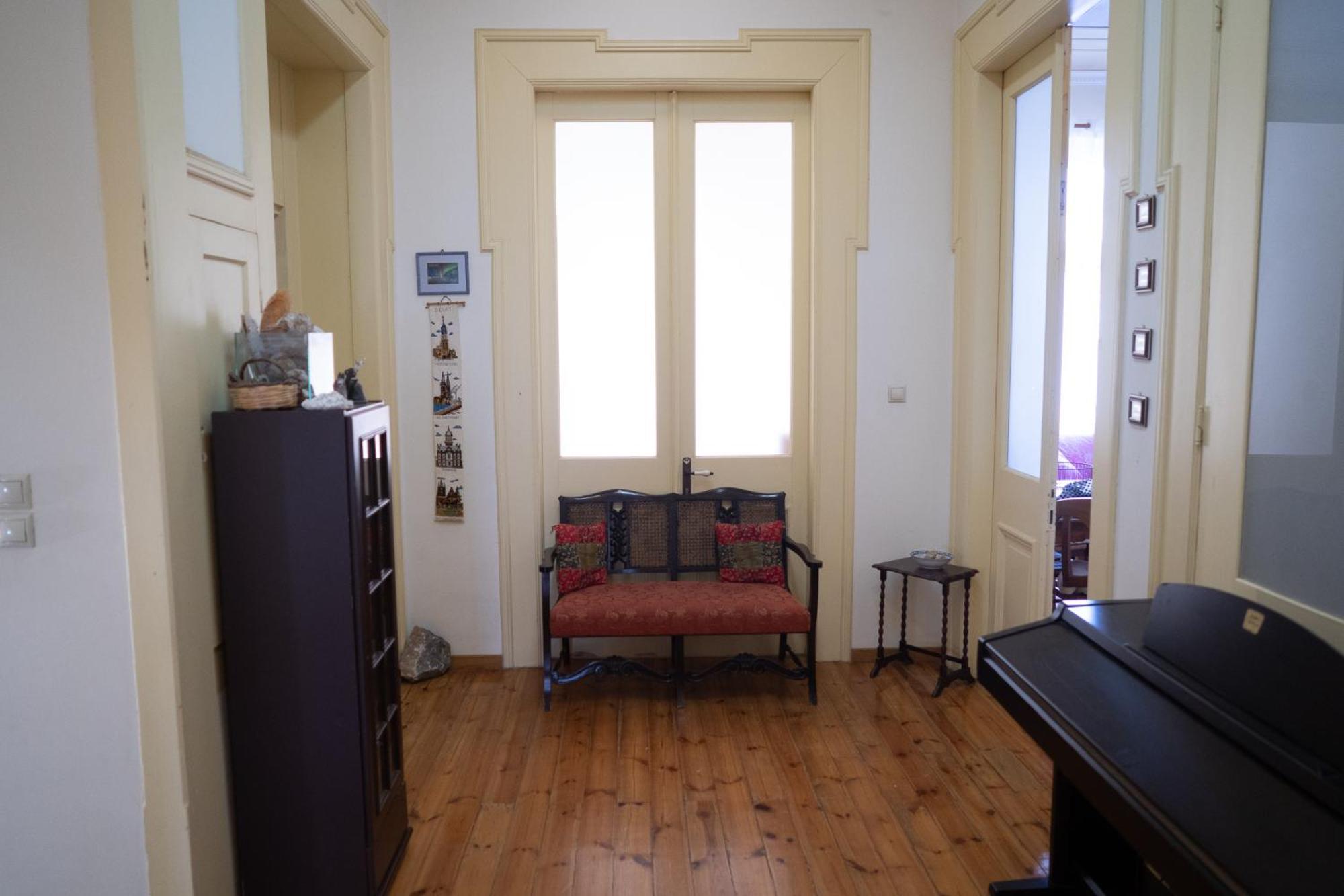 Neoclassical - Vournazon 17 Apartment *