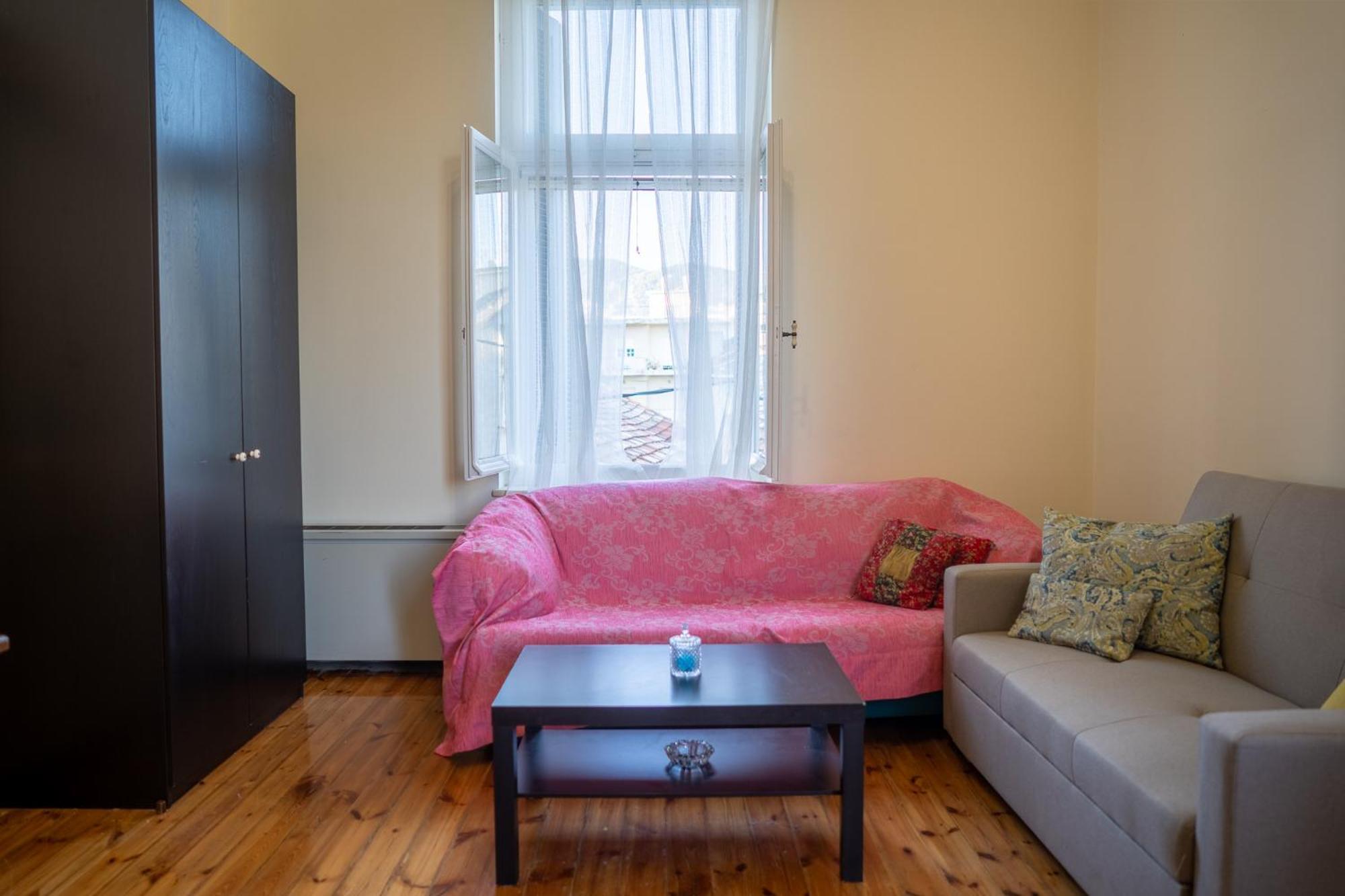 Neoclassical - Vournazon 17 Apartment *